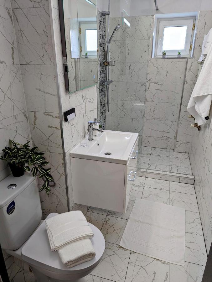 Sebastian Studio Apartment บูคาเรสต์ ภายนอก รูปภาพ